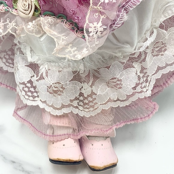 👧🏰🐴Vintage Porcelain doll. - Picture 5 of 16